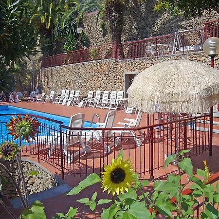 Park מלון דירות